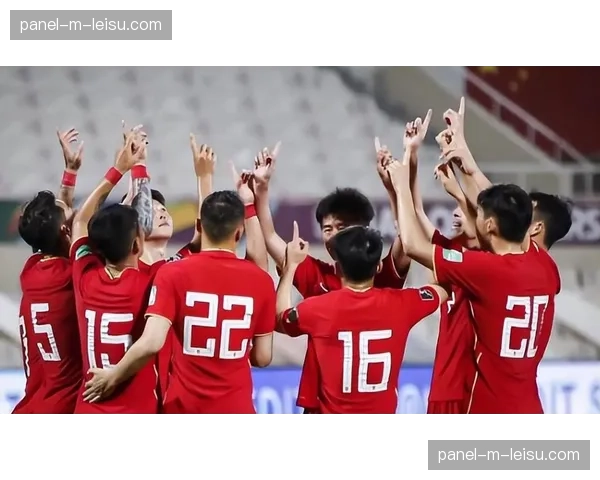 朗斯主力中卫伤愈复出，球队后防迎回关键拼图